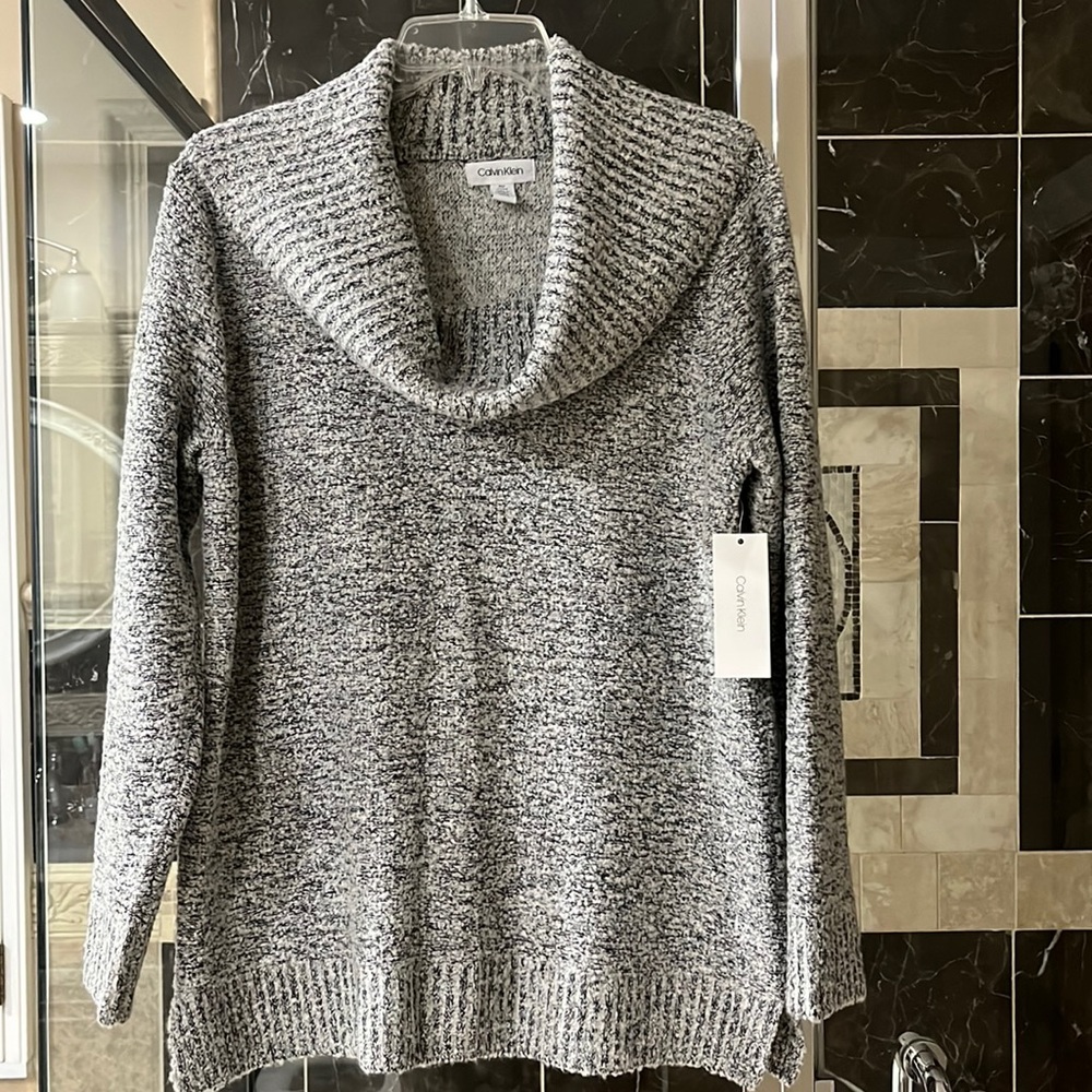 Calvin Klein gray sweater , size M, NWT.